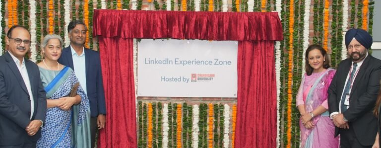 33522_LinkedIn_Experience_Zone_CU.JPG