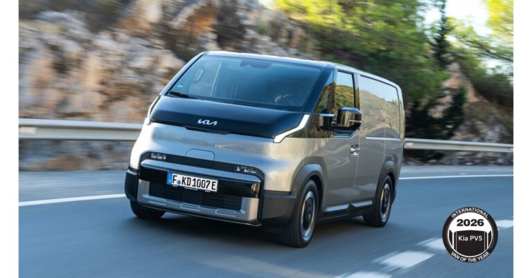 Photo_1__Kia_PV5_wins_the__2026_International_Van_of_the_Year.jpg